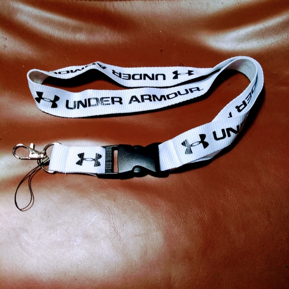 Under Armour out of sight lanyard keychain ID Holder white/black - Picture 2 of 7